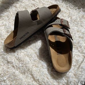 Arizona Birkenstocks in Stone